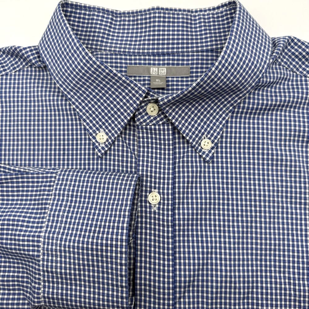 Uniqlo Men's Shirt XL Blue White Check Plaid Button Down Long Sleeve Cotton